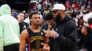 Bronny James Catat Sejarah Baru: Assist Pertama Anak ke Ayah di NBA