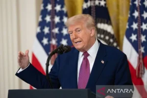 China Geram! Trump Ancaman Tarif 50% & Tuduhan Kirim Senjata ke Iran Memicu Ketegangan Global