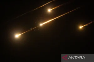 Detik-detik Iran Luncurkan Serangan Terakhir Sebelum Gencatan Senjata, Rudal Ditempel Foto Hizbullah – Analisis Lengkap