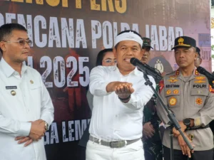 KDM Dedi Mulyadi Minta Maaf atas Tantangan Wagub Kalbar: Kontroversi Cium Lutut Mengguncang Politik Indonesia