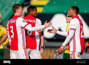 Kenapa Jong Ajax Ryan Gravenberch Jadi Pilihan Utama Perr Schuurs?
