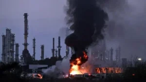 Krisis Minyak Iran Dorong UE Impor Bahan Bakar Jet dari AS untuk Hindari Kekacauan Penerbangan