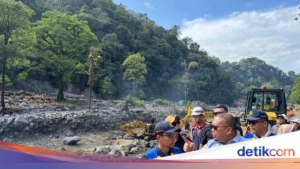 Mahasiswa Unand Korban Kecelakaan Lembah Anai: Detik-detik Mobil Terjun Jurang, Tangan Patah