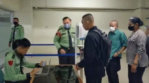 Menilik Gudang Motor MBG di Sentul: Keamanan Ketat, Pagar Digembok, Wartawan Dilarang Masuk