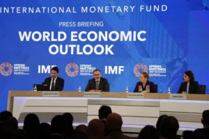 Proyeksi Ekonomi Dipangkas Jadi 3,4%: Kritik Menkeu AS terhadap IMF dan World Bank