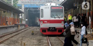 Terungkap! KAI Sebut Operasional KRL Bakal Berangsur Normal Siang Ini – Apa Artinya Bagi Penumpang?