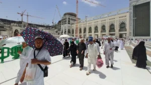 10 Rahasia Ampuh Menghadapi Cuaca Ekstrem di Makkah untuk Jemaah Haji Indonesia – Jangan Sampai Kena Heatstroke!