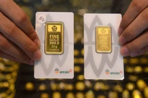 Harga Emas Antam Turun Tipis, Buyback Stabil: Apa yang Terjadi?
