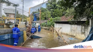 Mengapa Kali Apuran Dibendung Memicu Banjir Rumah Warga? Penjelasan Lengkap Sudin SDA Jakbar