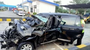 Mobil Anggota DPR Gus Hilman Kecelakaan di Tol Paspro, 2 Tewas: Apa yang Terjadi?