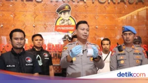 Polisi Bongkar Sindikat Narkoba Gang Langgar, 11 Orang Ditangkap: Apa yang Terjadi?