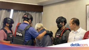 Polisi Bongkar Sindikat Vape Etomidate: 1 WNI dan 4 WN China Ditangkap