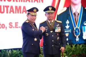 Prabowo Beri Bintang Mahaputera: Penghargaan untuk Kapolri dan Panglima TNI