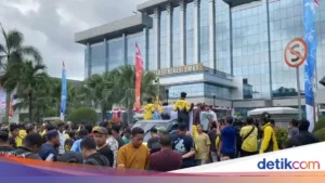 Ratusan Driver Online Batam Demo di Kantor Gubernur Kepri: Tuntutan dan Solusi