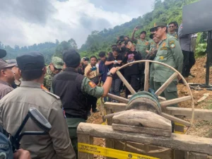 Satgas PKH & TNI Bongkar Tambang Emas Ilegal di Maluku: 16 WNA China Ditangkap!