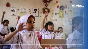 Sekolah Negeri di Solo Akan Kekurangan 350 Guru Imbas SE Baru: Apa yang Terjadi?