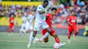 Super League: Main 10 Orang, Persebaya Menggebrak Semen Padang 7-0