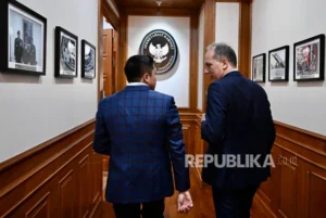 Teddy Kembali dari Prancis, Bertemu Mensos di Kantornya untuk Diskusi Strategis