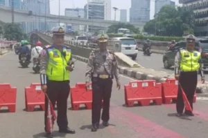 Terungkap! Lalu Lintas Sekitar Monas Padat saat May Day, Polisi Lakukan Rekayasa – Apa Penyebabnya?