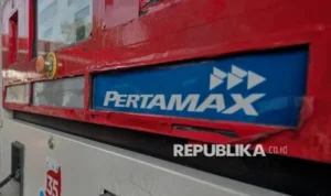 Analisis Indef: Mayoritas Warga Respons Negatif Kenaikan Pertamax