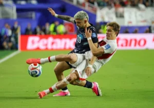 Foto Dihiasi Gol Cepat: Paraguay Singkirkan Turki dari Piala Dunia