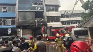 Kebakaran di Kemayoran: 500 KK Terdampak, Korban Sesak Napas Dilarikan ke RS