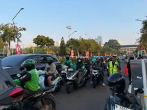 Kondisi Lalu Lintas di Sekitar GBK: Kendaraan Padat di Area Masuk Gate 10