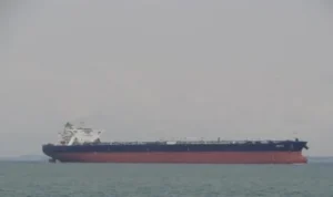 Puluhan Juta Barel Minyak Mulai Lintasi Selat Hormuz: Apa yang Terjadi?