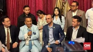 Raffi Ahmad Kontak Seskab Teddy dan Dasco Usai Disentil Kasus Blueray: Apa yang Terjadi?
