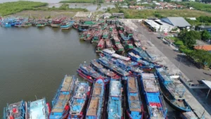 Di Balik Subsidi Solar untuk Kapal Ikan Besar: Mengapa Kebijakan Ini Tidak Tepat?