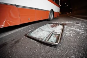 Dua Bus Tabrakan lalu Terbakar di Suriah: 35 Orang Tewas dalam Kecelakaan Mengerikan
