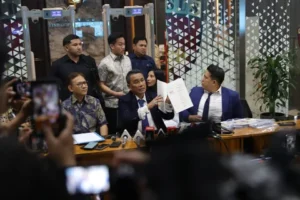 Eks Penyidik KPK Desak Kejagung Usut Fasilitas Konpers Hotman Paris: Mengapa Ini Penting?