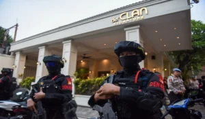 Geledah Kafe dan Money Changer Polri Sita Uang Tunai Rp67,2 Miliar: Apa yang Terjadi?