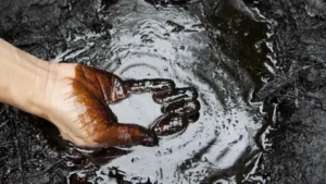 Harga Komoditas Minyak Mentah Turun Tipis 0,2%: Apa yang Membuatnya Naik?