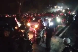 Jalur Puncak Macet saat Libur Sekolah: Mengapa Pengendara Pilih Menepi?
