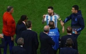 Kalah dari Argentina, Kiper Tanjung Verde Dapat Harga Dirinya dengan Pelukan Lionel Messi