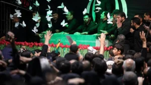 Lautan Manusia Berduka: Balas Dendam Setelah Pemakaman Khamenei?