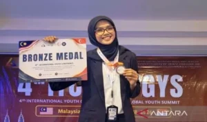 Mahasiswi UTU Meulaboh Raih Medali Perunggu di Singapura: Ubah Sampah Jadi Sabun