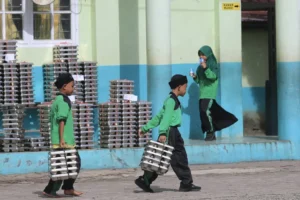 Mendikdasmen Skema Kantin Sekolah untuk MBG Masih Dikaji: Apa yang Perlu Siswa Tahu?