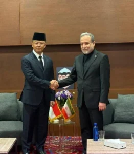 Menlu-Ketua MPR Tiba di Iran, Sampaikan Penghormatan untuk Mendiang Ali Khamenei
