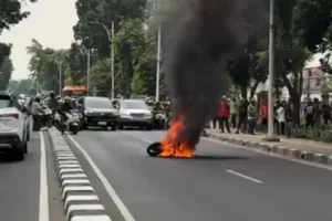 Motor Terbakar di Jalan Raya Pasar Mingggu Raya Lalin Arah Depok: Apa Penyebab dan Cara Menghindarinya?