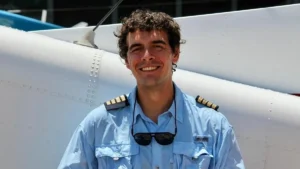 Pilot Amerika Tewas di Papua, Pesawat Dibakar Usai Mendarat: Fakta dan Analisis