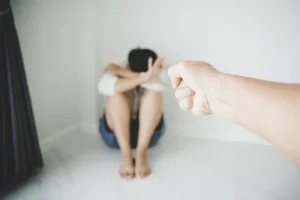 Pria di Depok Ditangkap usai Challenge 2 Bocah Makan Cabai hingga Masuk Freezer: Kasus Kekerasan Anak di Kafe