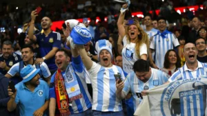 Ribuan Suporter dari Seluruh Dunia Padati Dataran Merdeka Jelang Final Piala Dunia Spanyol vs Argentina