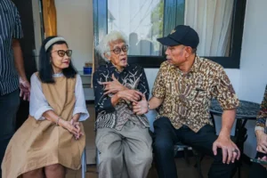 Sambangi Anak Sayuti Melik: Wamensos Pastikan Kebutuhan Terpenuhi