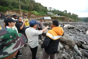 Siapkan Jalur Alternatif Kasatgas Tito Cek Kondisi Jalan Werlah: Apa yang Dicari?