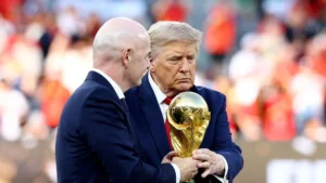 Trump Disoraki Saat Serahkan Trofi Juara Piala Dunia 2026 ke Spanyol: Apa yang Terjadi?