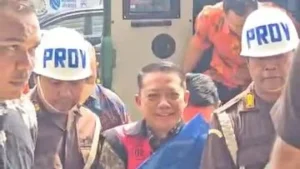 Febrie Diperiksa di Kejagung: Berompi Tahanan dan Tangan Diborgol