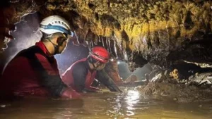 FOTO Merawat Sumber Air di Kedalaman Gua Keceme Gunungkidul