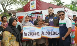 Pemkot Padang Salurkan Bantuan 540 Juta Bagi Warga Korban Banjir